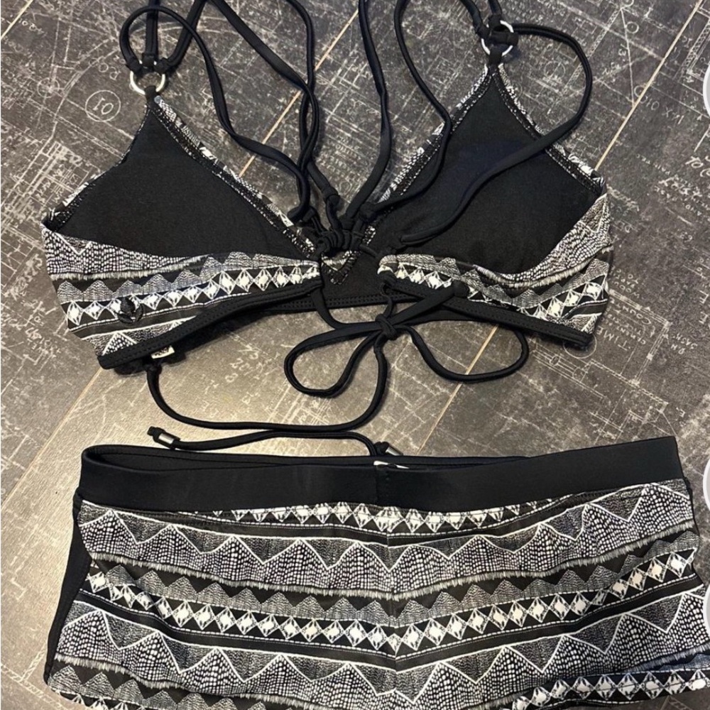 Roxy Black And White Patterned Bikini - image 2